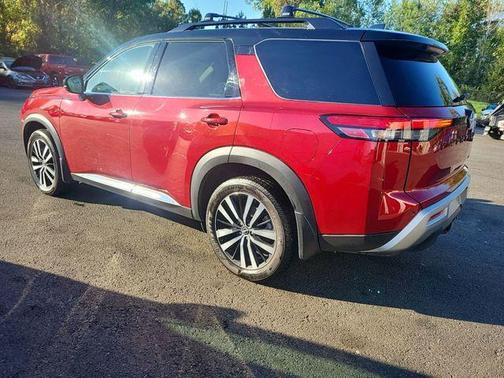 2023 Nissan Pathfinder Platinum 4WD
