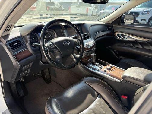 2017 INFINITI Q70L 3.7