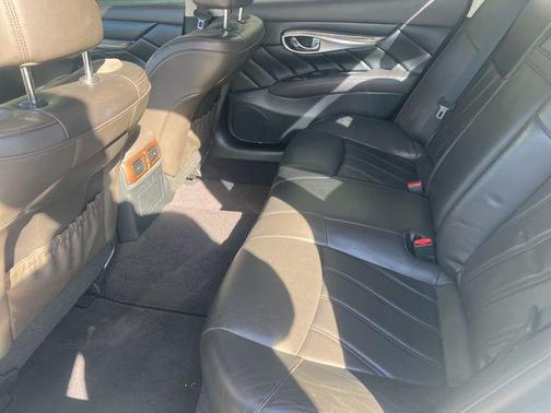 2017 INFINITI Q70L 3.7