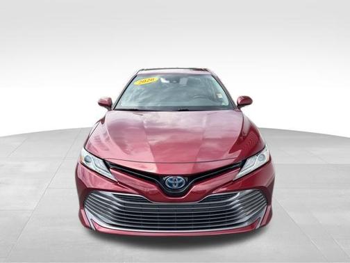 2020 Toyota Camry Hybrid XLE