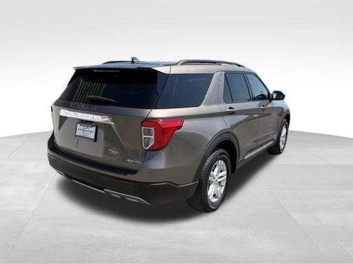 Stone Gray Metallic 2021 Ford Explorer XLT
