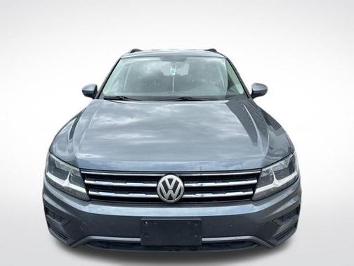 Platinum Gray Metallic 2021 Volkswagen Tiguan 2.0T SE