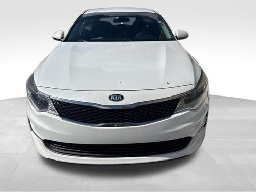 Snow White Pearl 2018 Kia Optima LX
