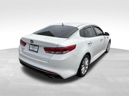 Snow White Pearl 2018 Kia Optima LX