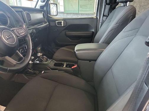 2021 Jeep Gladiator Willys 4x4