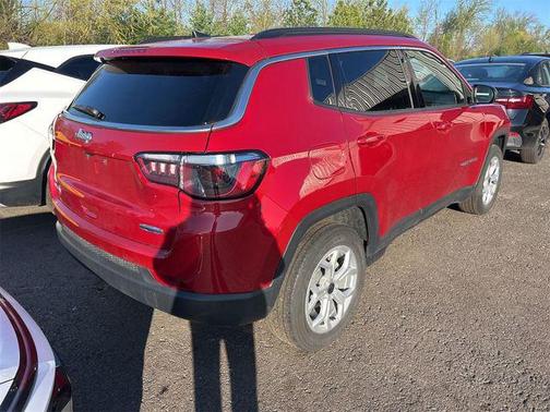 Red Hot Pearlcoat 2025 Jeep Compass Latitude