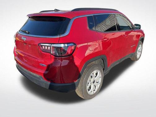Red Hot Pearlcoat 2025 Jeep Compass Latitude