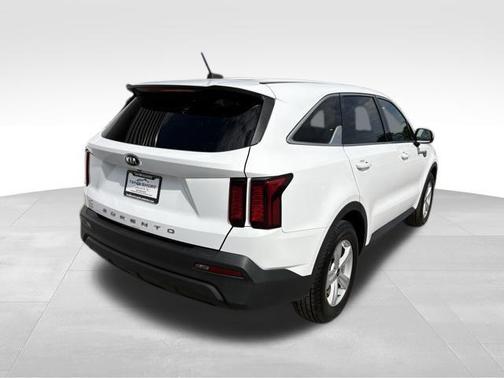 Glacial White Pearl 2021 Kia Sorento LX