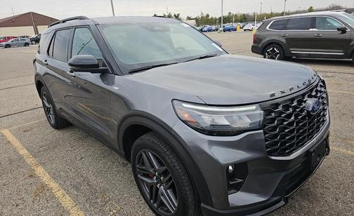 Gray Metallic 2025 Ford Explorer ST-Line