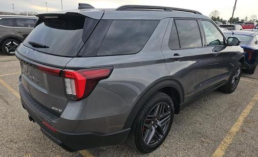 Gray Metallic 2025 Ford Explorer ST-Line