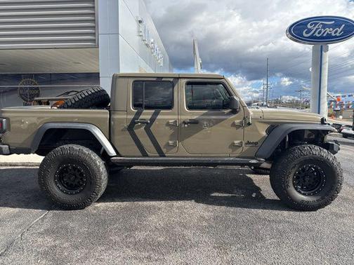 2020 Jeep Gladiator Sport