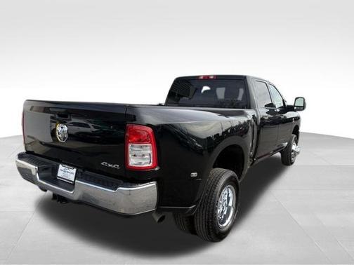 2024 RAM 3500 Tradesman Crew Cab 4x4 8' Box