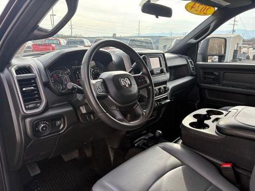 2024 RAM 3500 Tradesman Crew Cab 4x4 8' Box