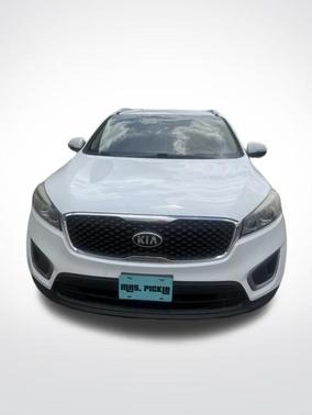 Snow White Pearl 2016 Kia Sorento LX