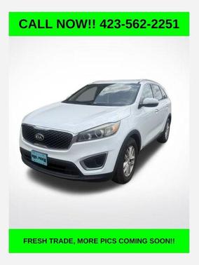 Snow White Pearl 2016 Kia Sorento LX
