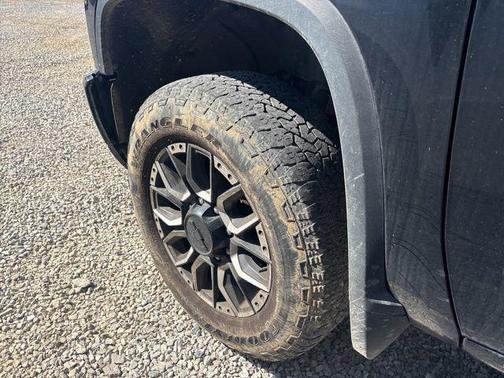 Black 2024 Chevrolet Silverado 2500 High Country
