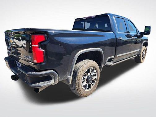 Black 2024 Chevrolet Silverado 2500 High Country