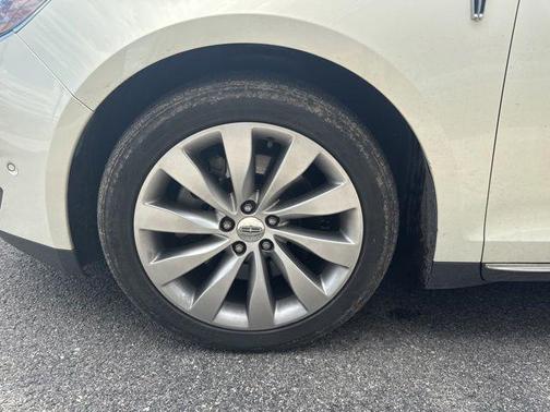Crystal Champagne Metallic Tri-Coat 2013 Lincoln MKS Base