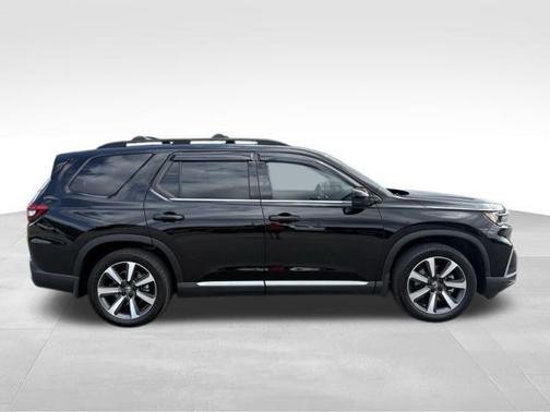 2023 Honda Pilot Touring 8-Passenger