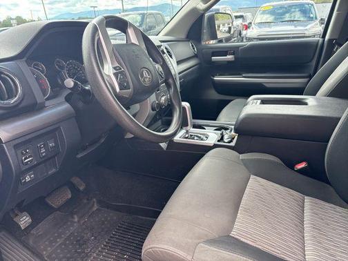 2017 Toyota Tundra SR5