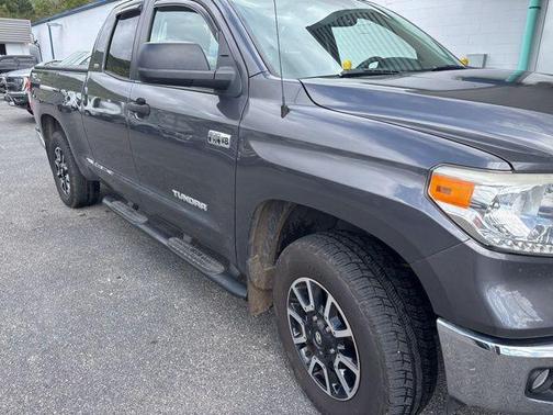 2017 Toyota Tundra SR5