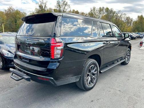 2022 Chevrolet Suburban 4WD Z71