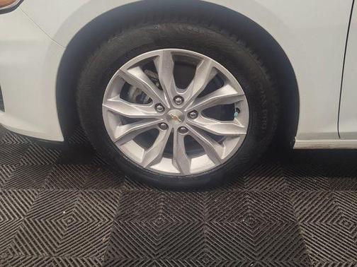 Summit White 2023 Chevrolet Malibu 1LT