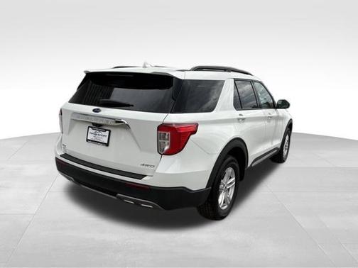 Star White Metallic Tri-Coat 2023 Ford Explorer XLT