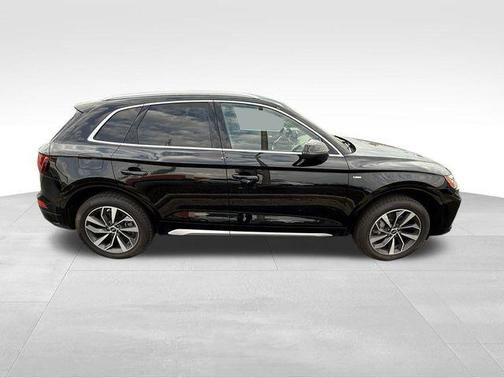 2022 Audi Q5 45 S line Premium Plus