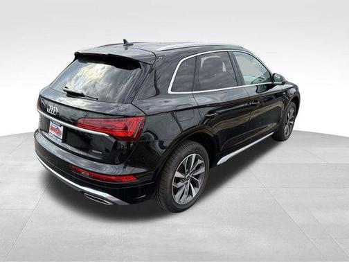 2022 Audi Q5 45 S line Premium Plus