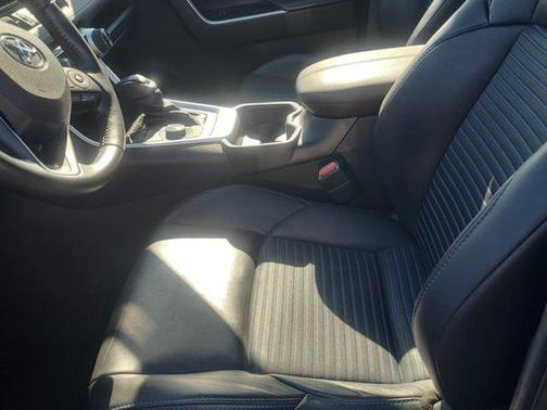 2021 Toyota RAV4 Hybrid SE