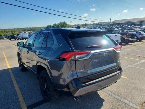 2021 Toyota RAV4 Hybrid SE