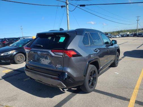 2021 Toyota RAV4 Hybrid SE
