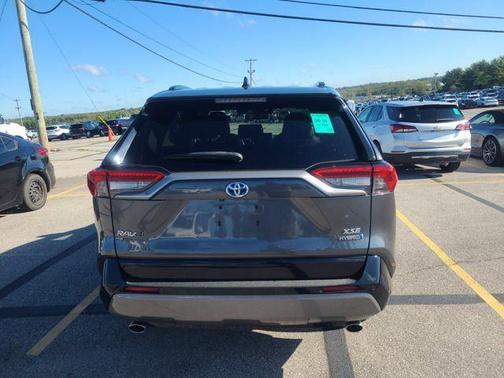 2021 Toyota RAV4 Hybrid SE