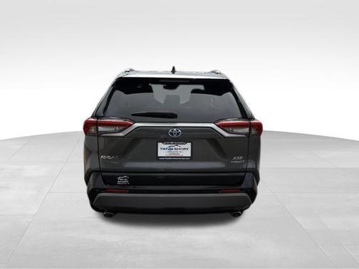 2021 Toyota RAV4 Hybrid SE