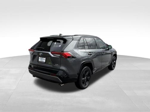 2021 Toyota RAV4 Hybrid SE