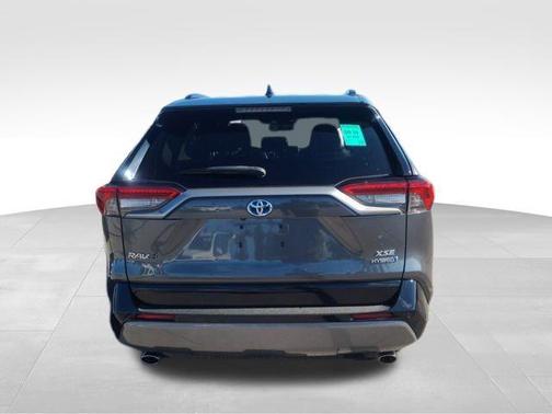 2021 Toyota RAV4 Hybrid SE