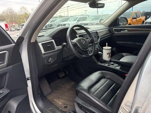2018 Volkswagen Atlas 3.6L SEL Premium