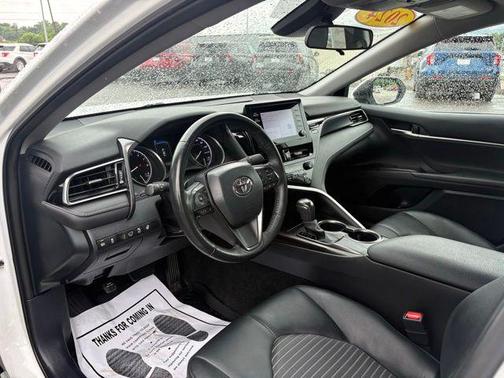 Ice Cap 2024 Toyota Camry SE