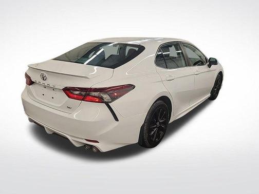 Ice Cap 2024 Toyota Camry SE