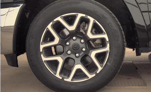 Diamond Black Crystal Pearlcoat 2025 RAM 1500 Laramie