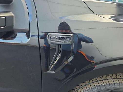 Agate Black Metallic 2026 Ford F-150 XLT