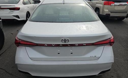 2021 Toyota Avalon XLE