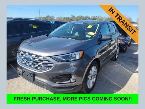 2022 Ford Edge Titanium