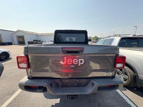 2022 Jeep Gladiator Overland