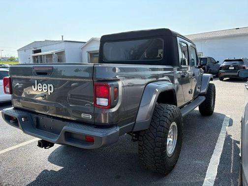 2022 Jeep Gladiator Overland