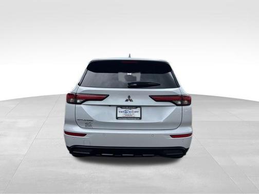 2022 Mitsubishi Outlander Black Edition 2WD