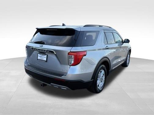 Iconic Silver Metallic 2024 Ford Explorer XLT