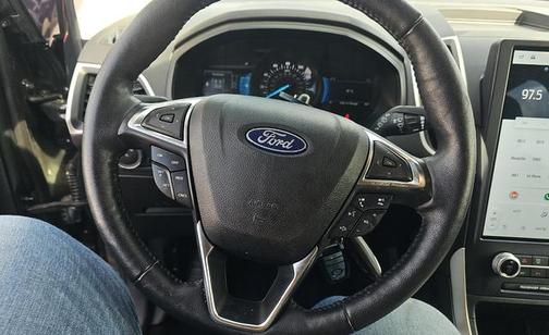 Green Metallic 2023 Ford Edge SEL