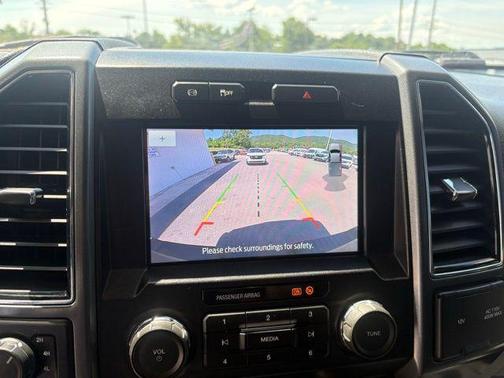 Oxford White 2022 Ford F-250 XLT